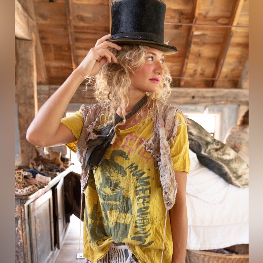 MAGNOLIA PEARL COSMIC KITTEN TEE SHIRT CITRON BNWT NEVER WORN